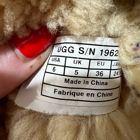 Ugg Australia Brown Shearling Button Boots, women’s size 6, GUC, see pics - Picture 5 of 8